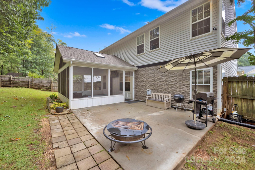 157 Jacobs Woods Cir Troutman, NC 28166