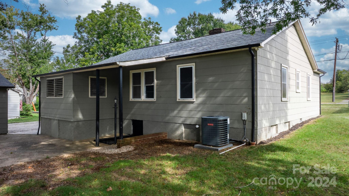 3531 Icard Rhodhiss Rd Connelly Springs, NC 28612