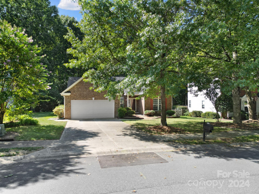 13418 Damson Dr Huntersville, NC 28078