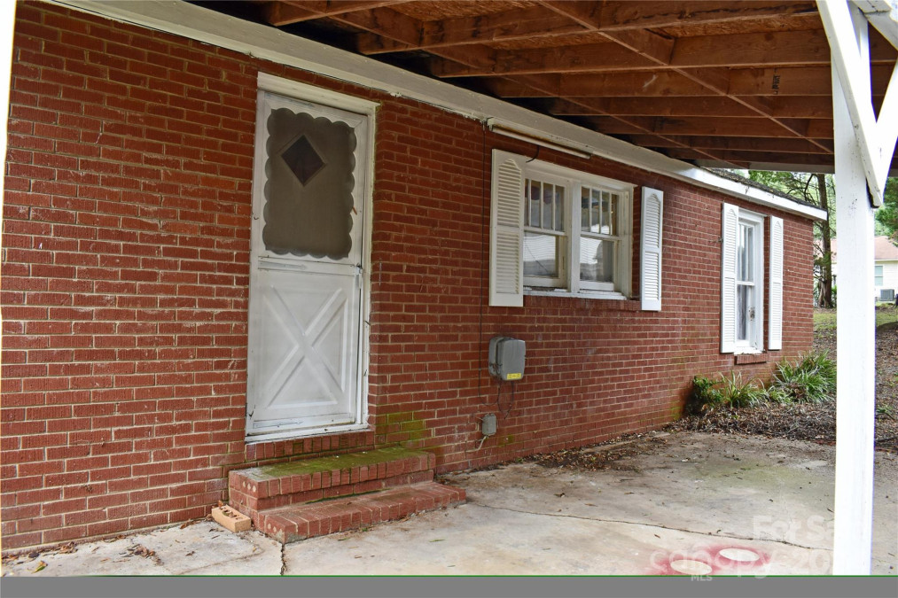 212 Pethel St Kannapolis, NC 28081