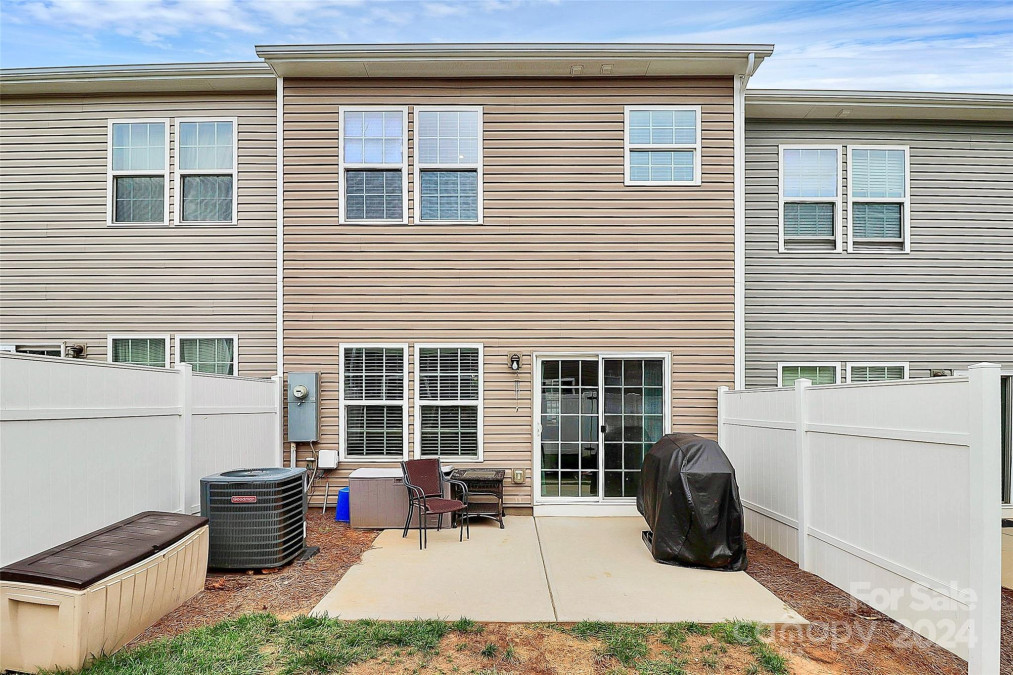 2836 Sand Cove Ct Denver, NC 28037