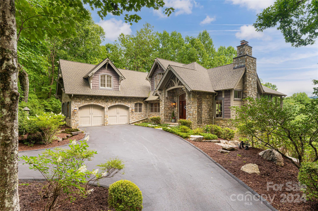 296 Cedar Rock Trl Hendersonville, NC 28739