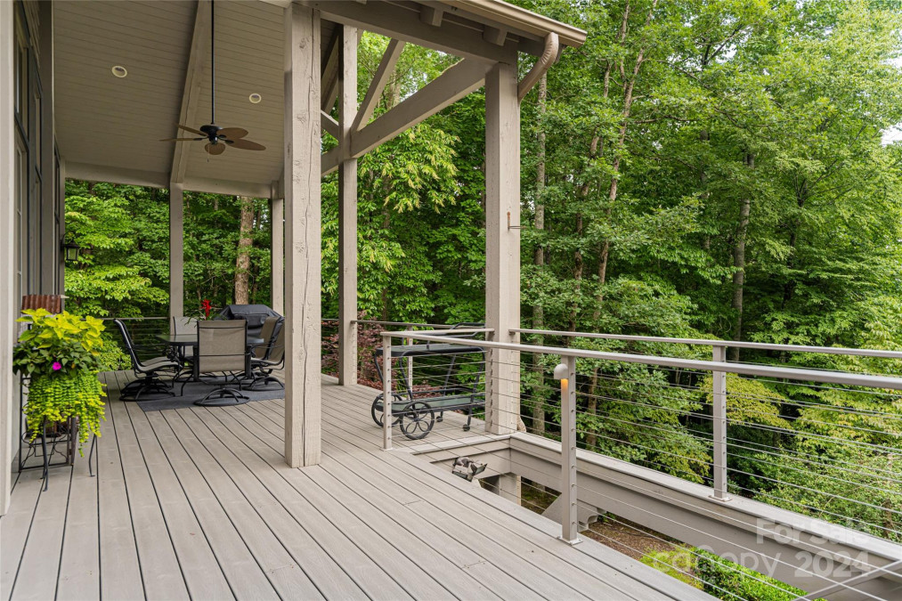 296 Cedar Rock Trl Hendersonville, NC 28739