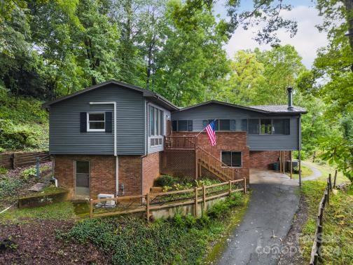 395 Old Fiddle Rd Waynesville, NC 28786