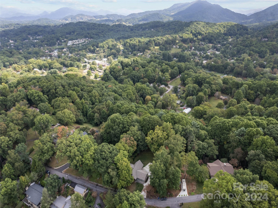 165 Breezemont Dr Waynesville, NC 28786