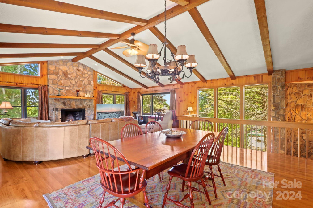 429 Saint Andrews Rd Beech Mountain, NC 28604