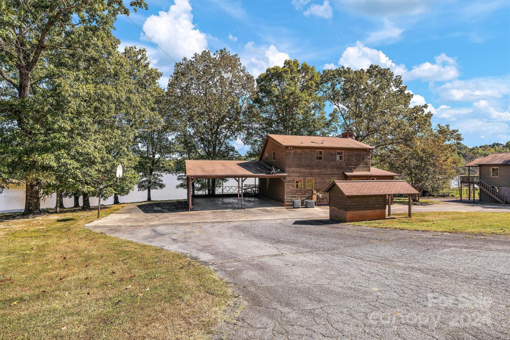 856 Davis Cove Rd Taylorsville, NC 28681