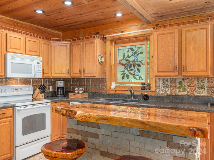 218 Crosspatch Dr Bryson City, NC 28713