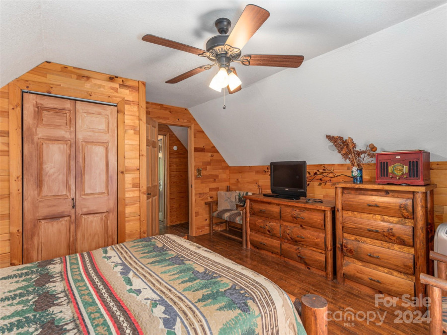 218 Crosspatch Dr Bryson City, NC 28713