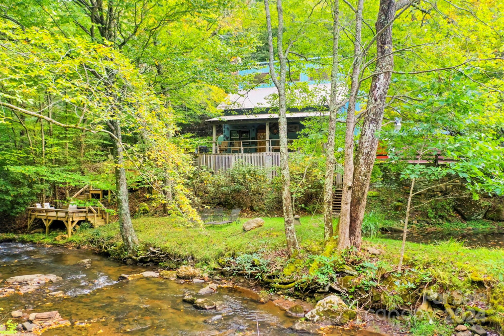 3209 Howards Creek Rd Boone, NC 28607