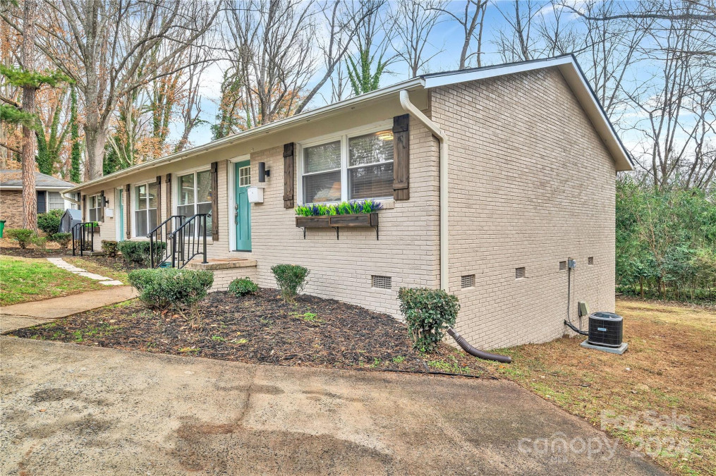 2027 Ibis Ct Charlotte, NC 28205