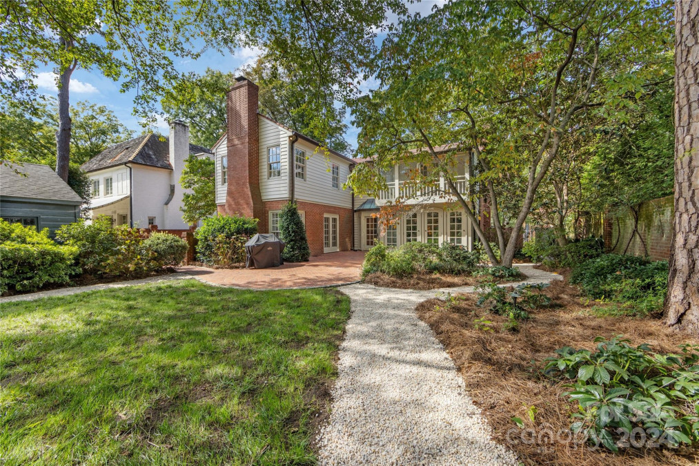 633 Cherokee Rd Charlotte, NC 28207