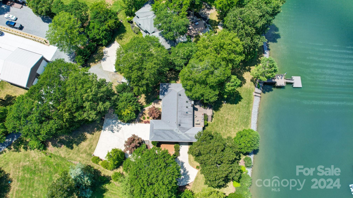 623 Bonum Rd Lake Wylie, SC 29710