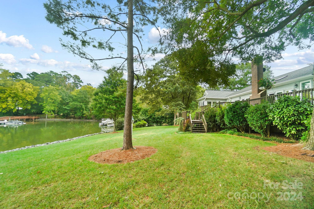 623 Bonum Rd Lake Wylie, SC 29710