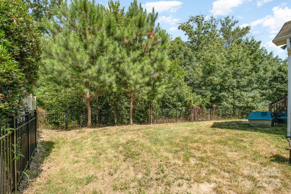 16403 Leavitt Ln Davidson, NC 28036