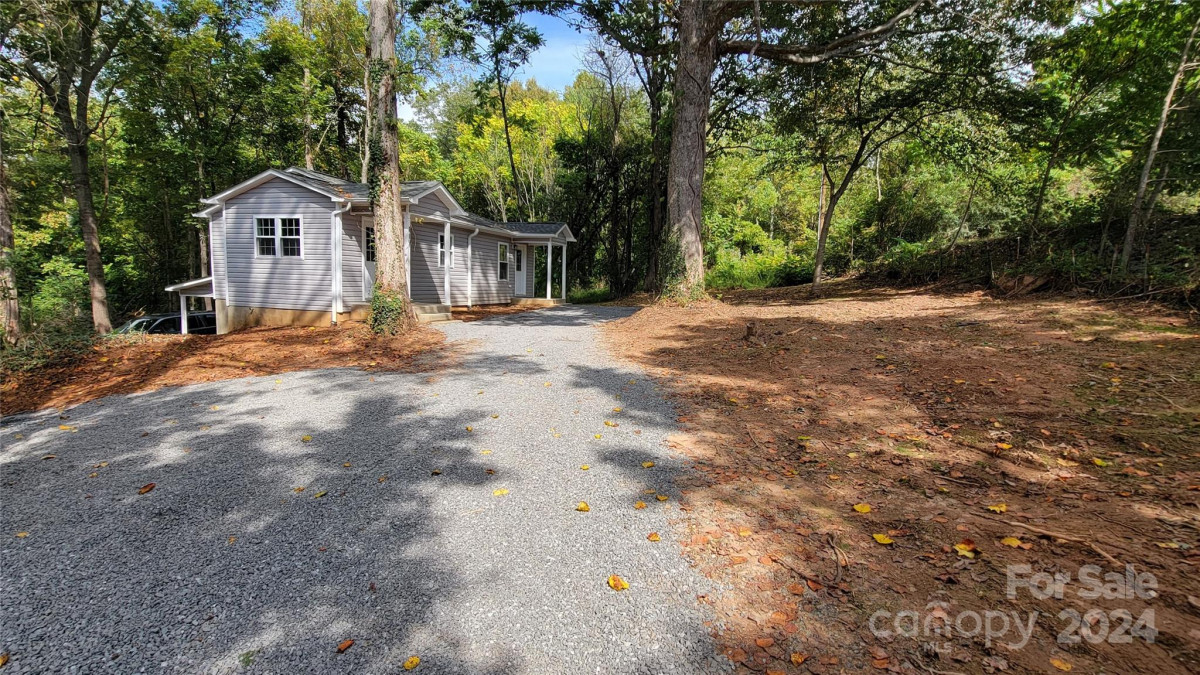 117 Hibriten Mountain Rd Lenoir, NC 28645