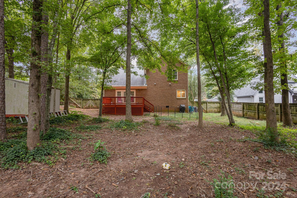 800 Brightwood Ln Matthews, NC 28105