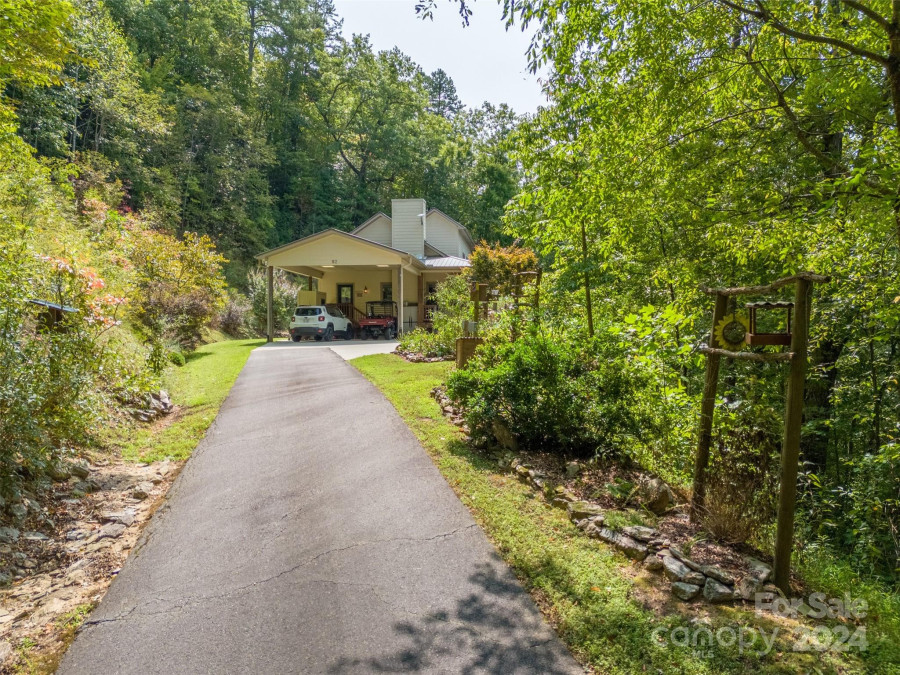 92 Sterling Ln Bryson City, NC 28713