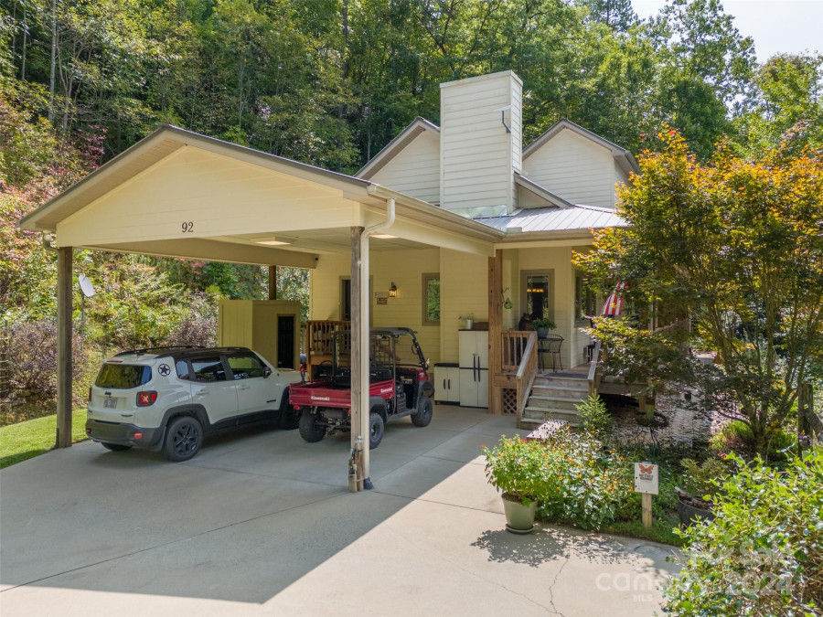 92 Sterling Ln Bryson City, NC 28713