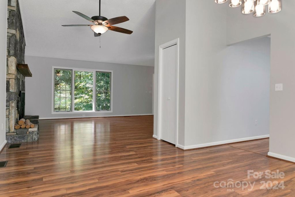 19 Shadowbrook Ln Pisgah Forest, NC 28768