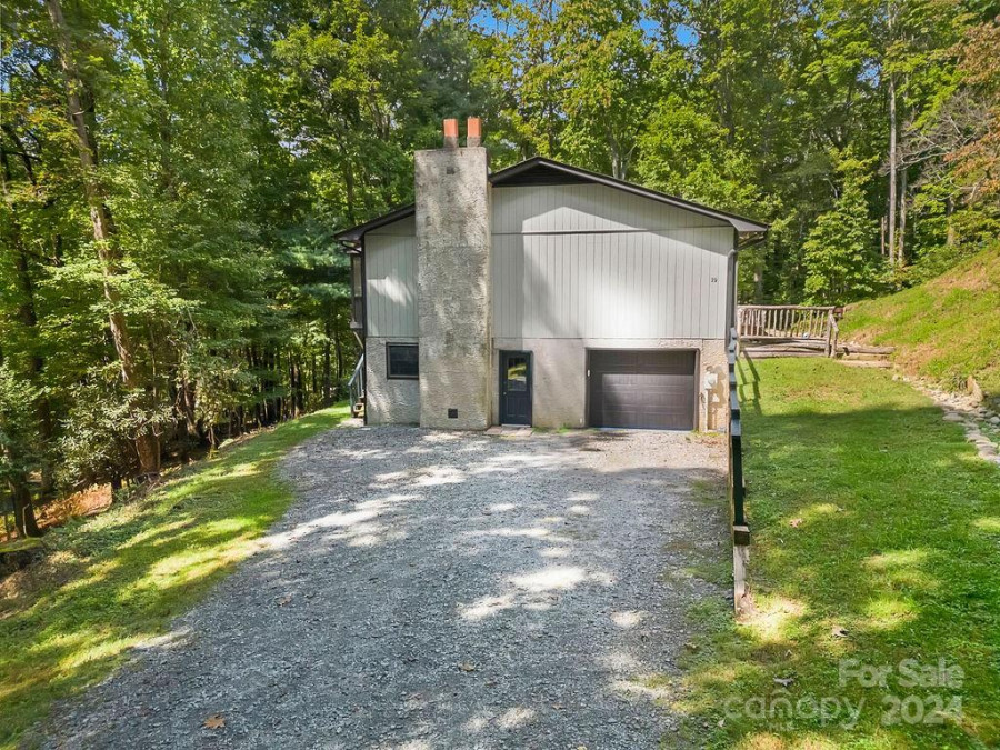 19 Shadowbrook Ln Pisgah Forest, NC 28768