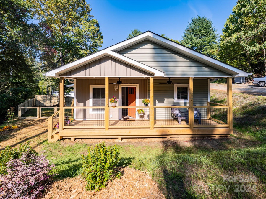 103 Wimberly Rd Swannanoa, NC 28778