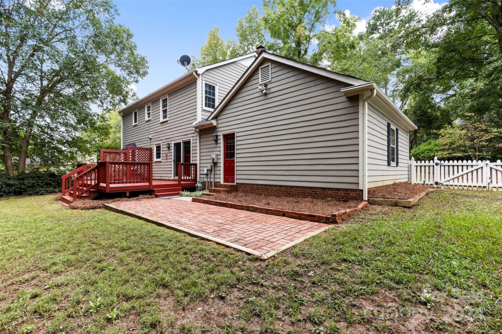 923 Somersby Ln Matthews, NC 28105