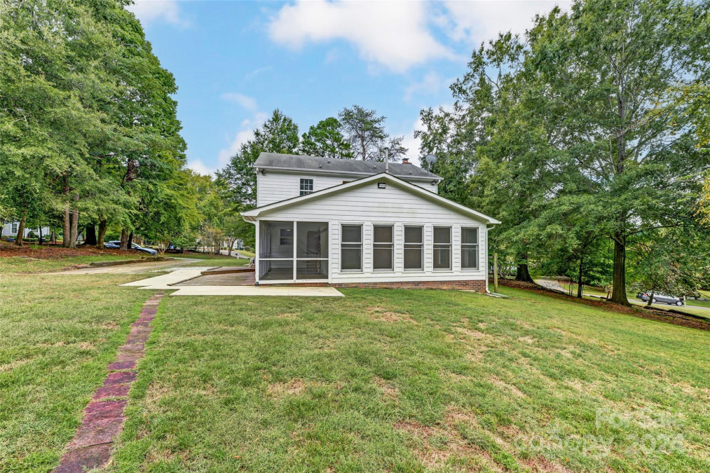 316 Epperstone Ln Matthews, NC 28105