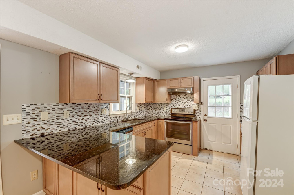 316 Epperstone Ln Matthews, NC 28105