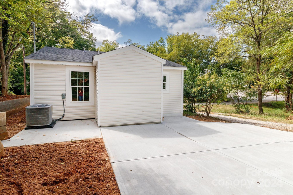 143 Pleasant Hill St Lancaster, SC 29720