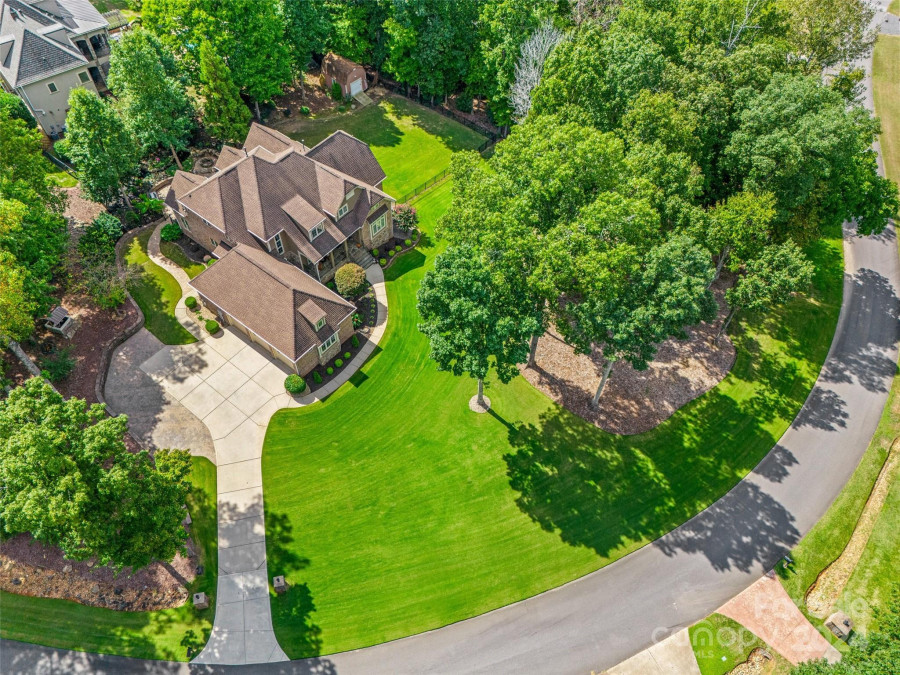 820 Cooks Cove Rg Lake Wylie, SC 29710