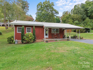 769 East St Waynesville, NC 28786