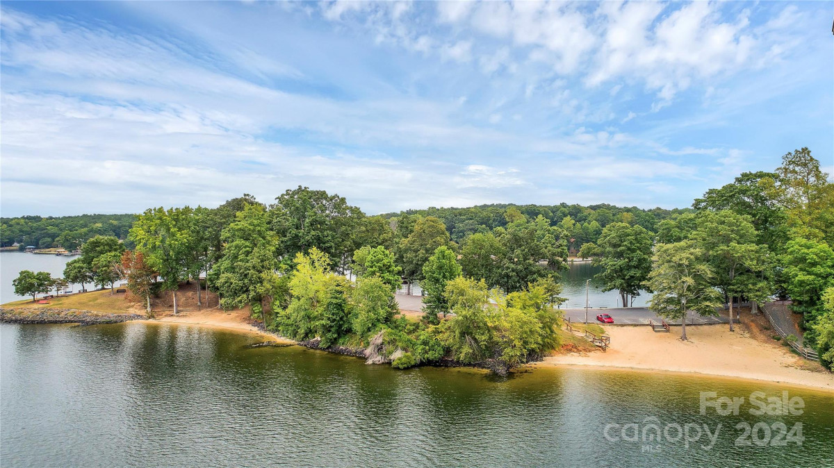 12089 Spinnaker Dr Tega Cay, SC 29708