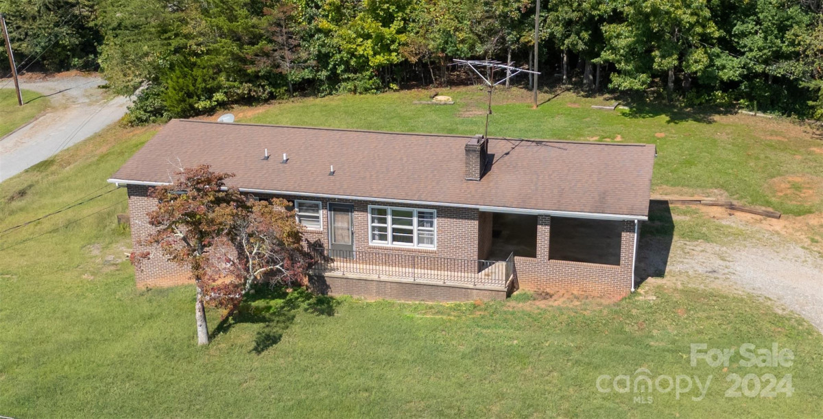 3816 Cannonball St Morganton, NC 28655