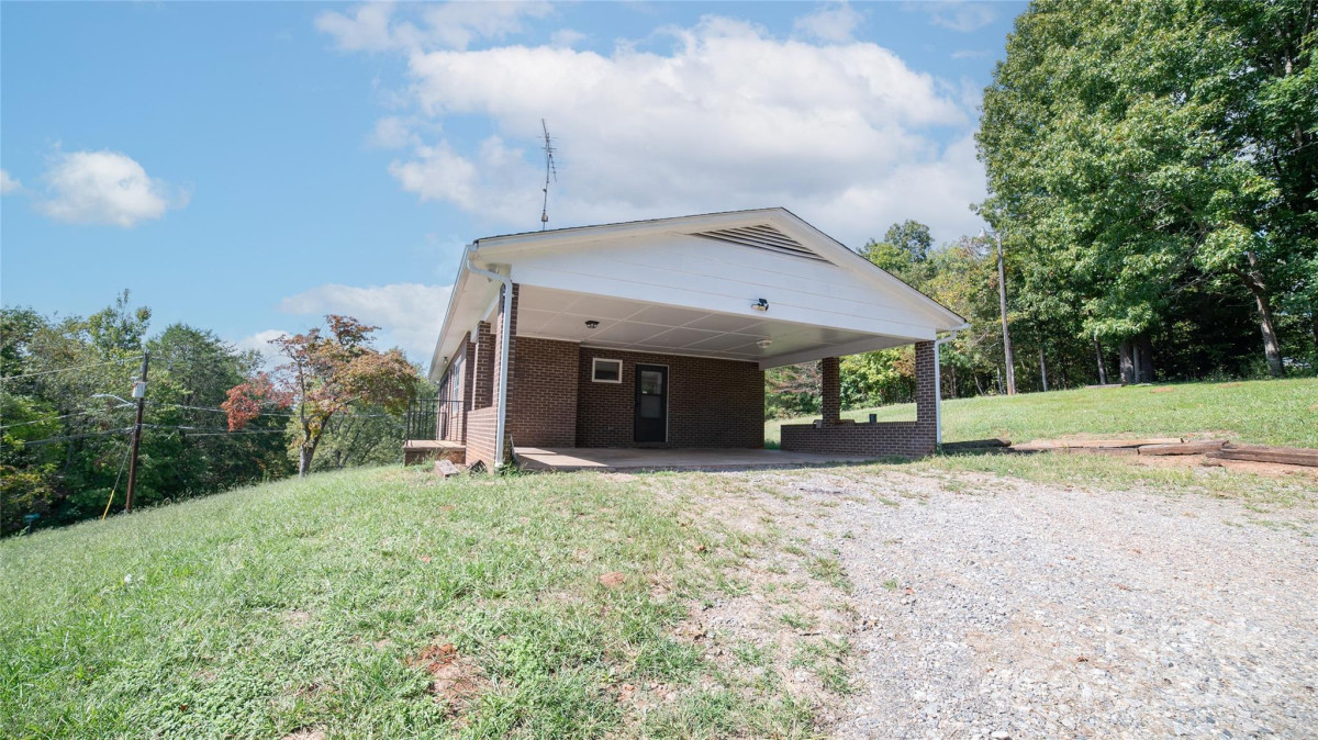 3816 Cannonball St Morganton, NC 28655