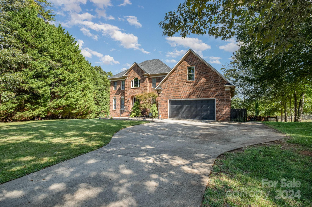 219 Hickory Lane Dr Mount Holly, NC 28120