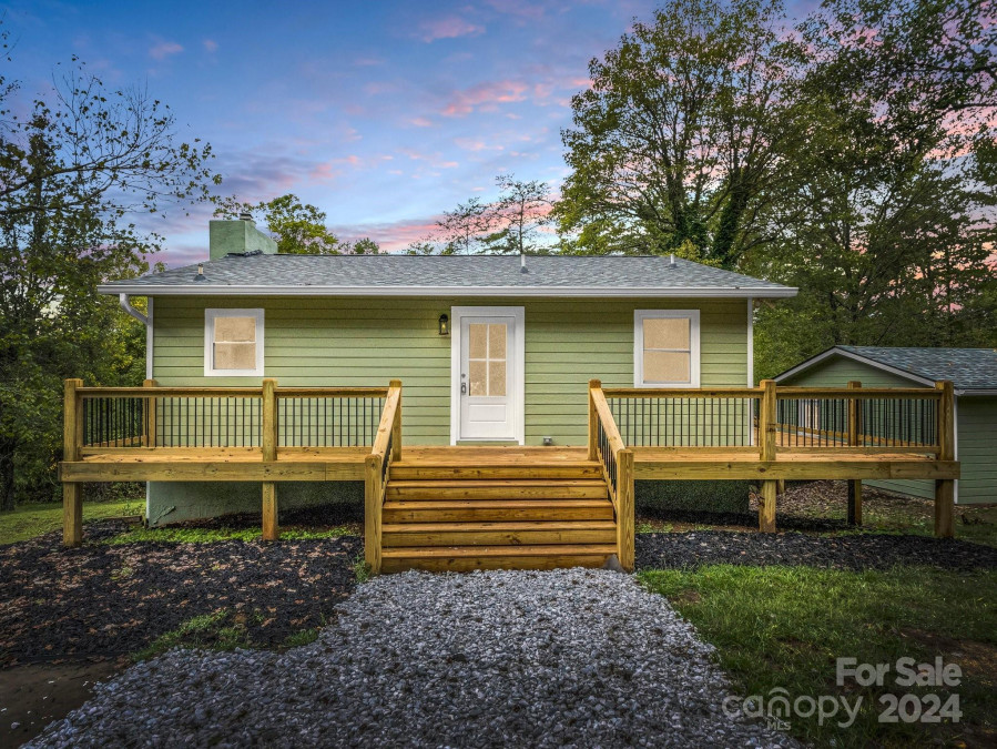 106 Bob White Rd Lake Lure, NC 28746