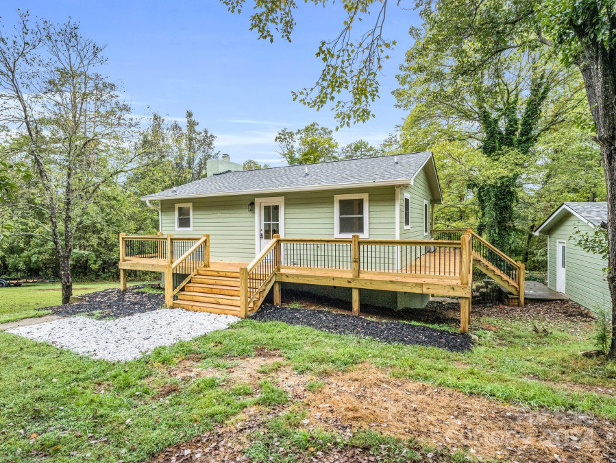 106 Bob White Rd Lake Lure, NC 28746