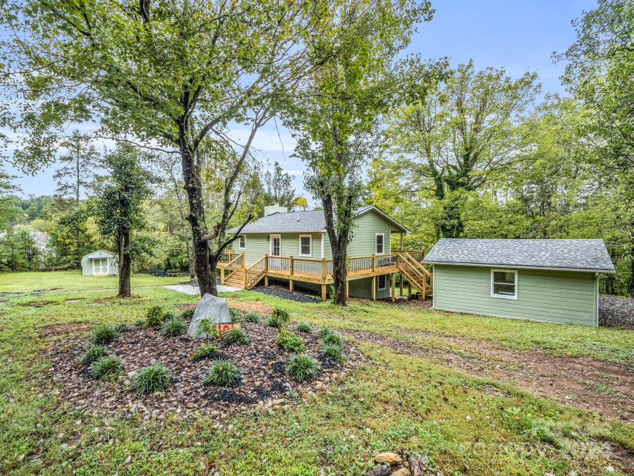 106 Bob White Rd Lake Lure, NC 28746