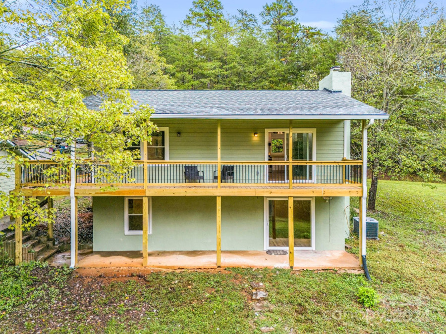 106 Bob White Rd Lake Lure, NC 28746