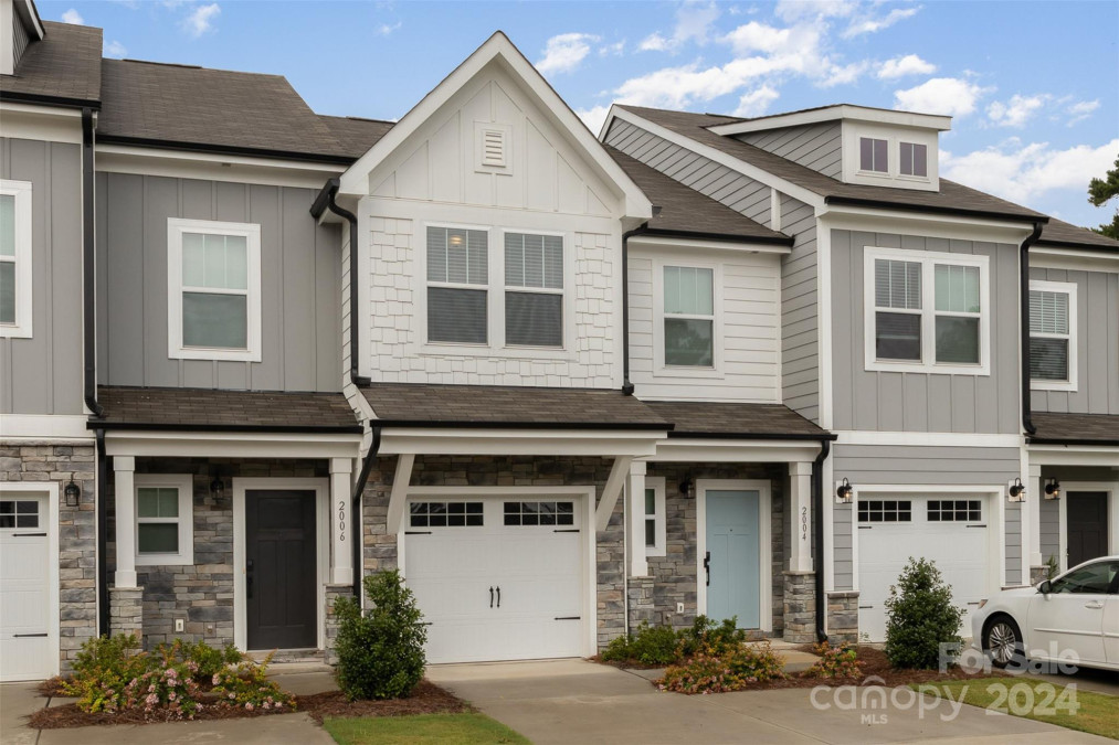 2004 Crooked Oak Ln York, SC 29745