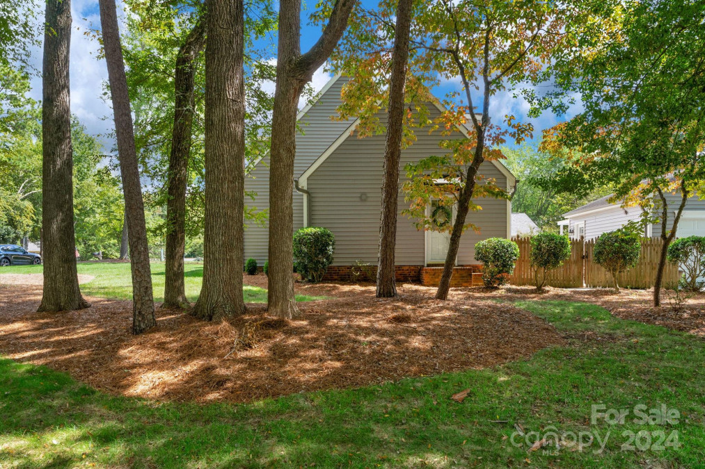 406 Sandymead Rd Matthews, NC 28105