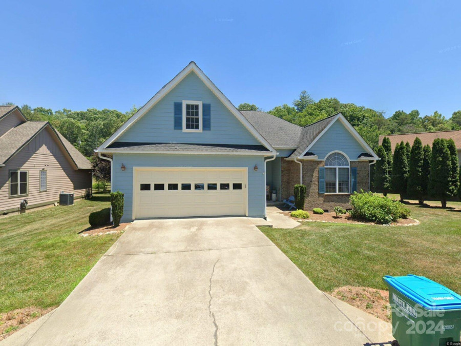 19 Linn Garden Ln Swannanoa, NC 28778