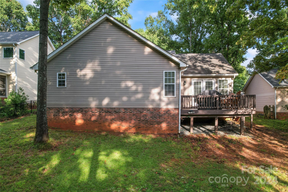 4209 Huntmeadow Dr Charlotte, NC 28269