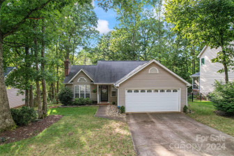 4209 Huntmeadow Dr Charlotte, NC 28269