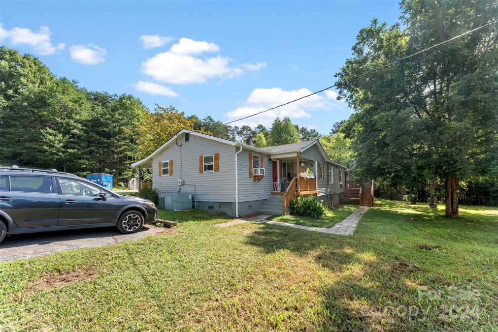 1148 Wagon Wheel Rd Hickory, NC 28602