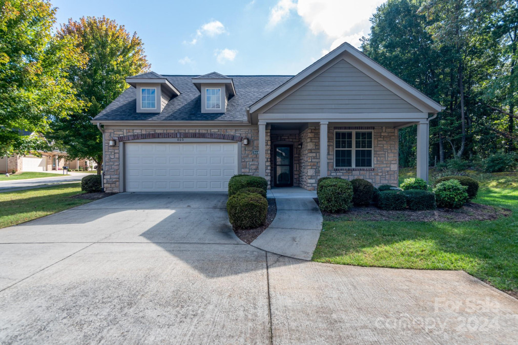 860 Wynnshire Dr Hickory, NC 28601