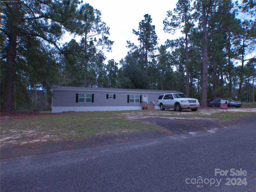 701 Tenth St Mcbee, SC 29101