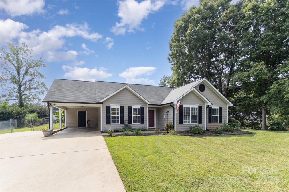 105 Chinaberry Ct Gastonia, NC 28052