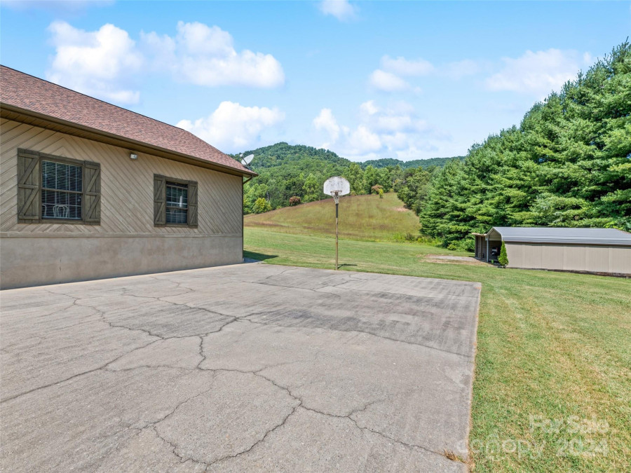 356 Curtis Creek Rd Candler, NC 28715